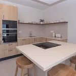 Eden Beachfront By Holidays * Κοραλέχο