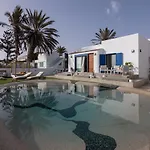 Villa Eden Beachfront By Holidays