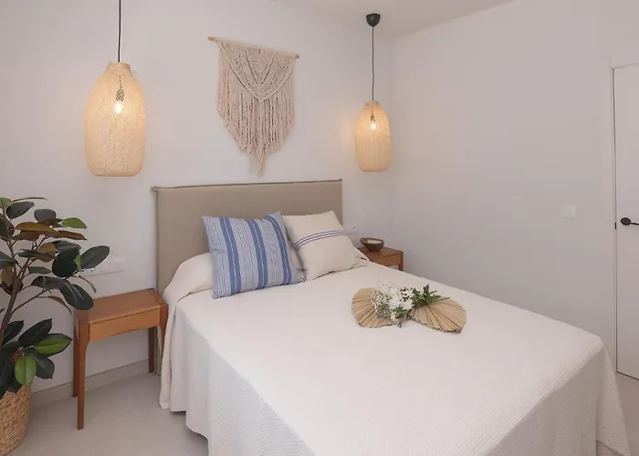Eden Beachfront By Holidays Villa *